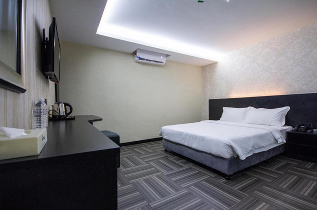 S Hotel Seberang Jaya Exteriör bild